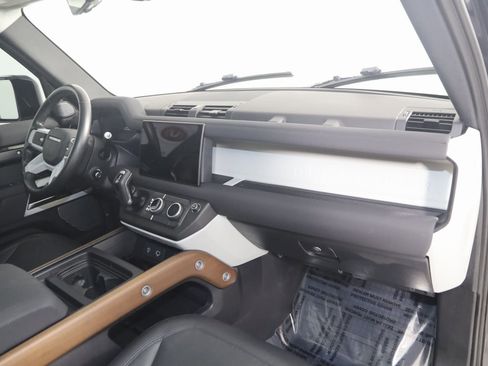 Used 2022 Land Rover Defender 110 SE image 43