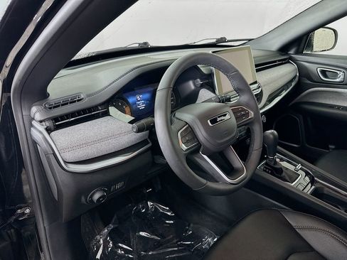 Certified 2024 Jeep Compass Latitude image 16