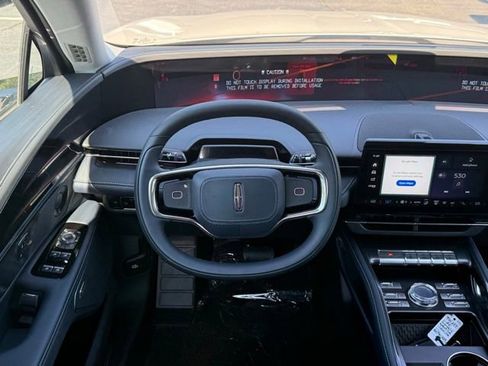 New 2025 Lincoln Nautilus Reserve image 6