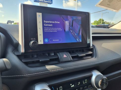Used 2024 Toyota RAV4 XLE FWD image 24
