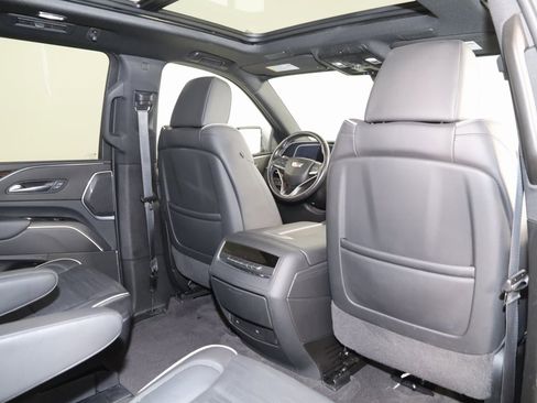 Used 2022 Cadillac Escalade ESV Premium Luxury image 17