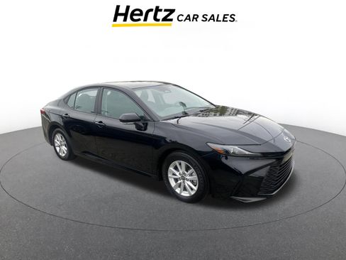 Used 2025 Toyota Camry LE image 1
