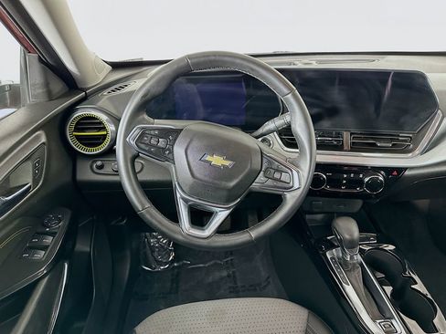 Used 2024 Chevrolet Trax LT w/ Driver Confidence Package image 29