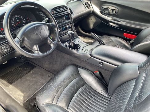 Used 2004 Chevrolet Corvette Convertible w/ Preferred Equipment Group image 16