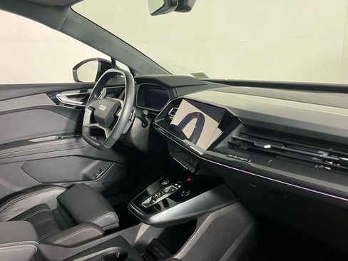 Used 2023 Audi Q4 e-tron Premium Plus w/ Premium Plus image 31
