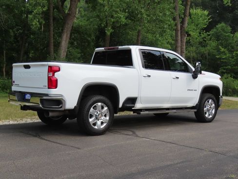 Used 2021 Chevrolet Silverado 2500 LTZ AWD/4WD image 3