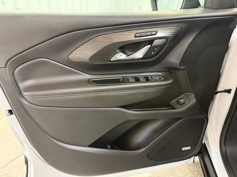 Used 2022 GMC Terrain SLT w/ Infotainment Package II image 14