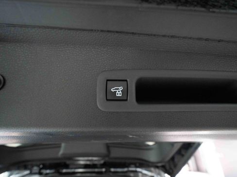 Used 2025 Toyota Sienna XLE w/ XLE Plus Package AWD/4WD image 30