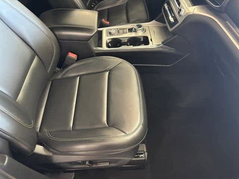 Used 2022 Ford Explorer XLT w/ Equipment Group 202A image 39