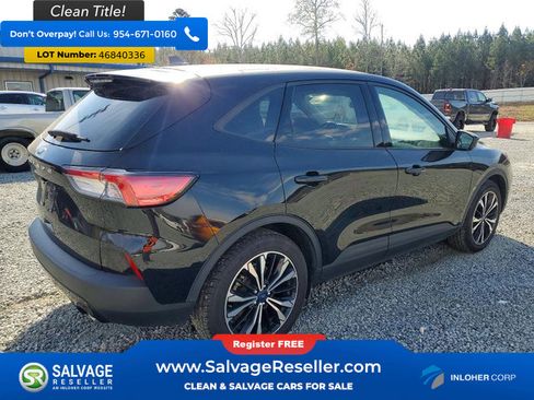 Used 2022 Ford Escape SE w/ SE Sport Appearance Package image 4
