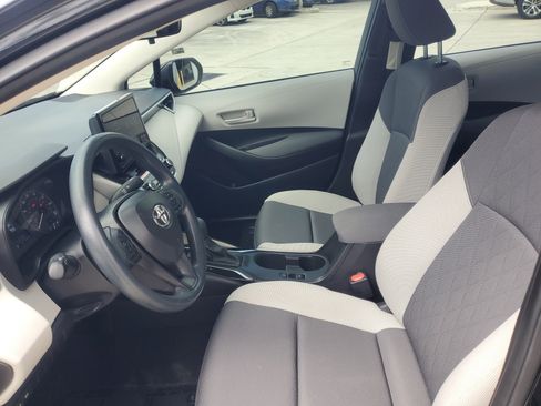 Used 2025 Toyota Corolla LE FWD image 14