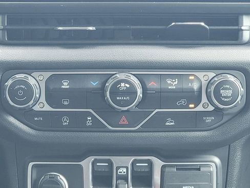 Certified 2024 Jeep Wrangler Unlimited Sport AWD/4WD image 29