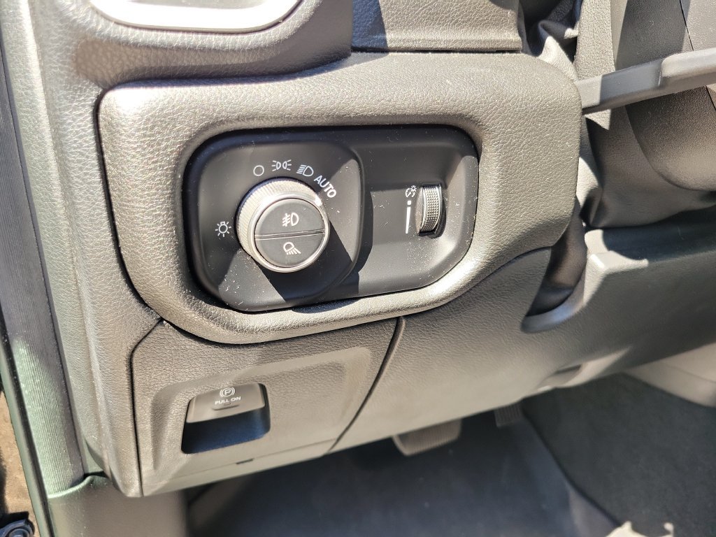 Used 2020 RAM 1500 Big Horn AWD/4WD image 18