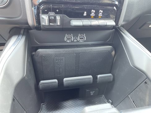 Used 2025 RAM 1500 Laramie w/ Sport Appearance Package AWD/4WD image 29