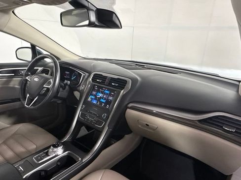 Used 2019 Ford Fusion SEL FWD image 30