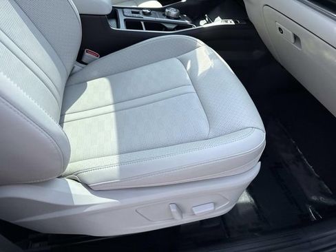 Used 2025 Kia Sorento EX w/ EX Panoramic Sunroof Package image 10