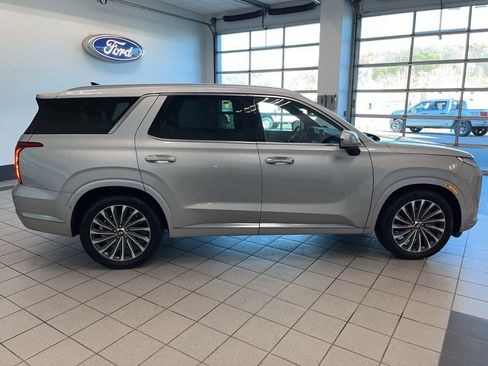 Used 2024 Hyundai Palisade Calligraphy image 24