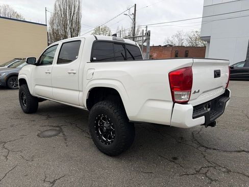Used 2020 Toyota Tacoma SR image 5