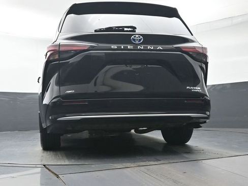 Certified 2024 Toyota Sienna Platinum image 43