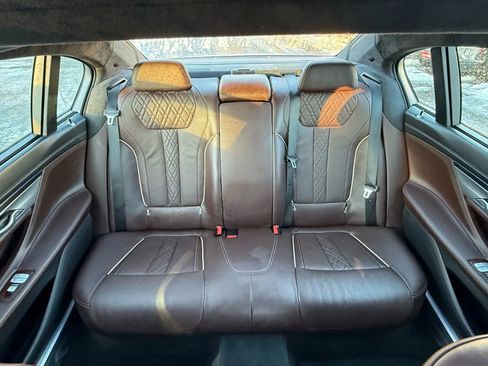 Used 2016 BMW 750i xDrive image 38