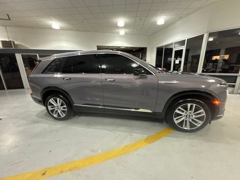 Used 2026 Cadillac Vistiq Luxury AWD/4WD image 7