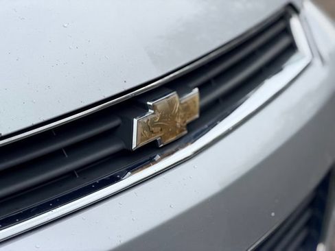 Used 2010 Chevrolet Impala LS FWD image 23