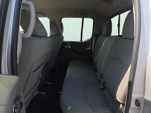 Used 2019 Nissan Frontier SV w/ Value Truck Package RWD image 11