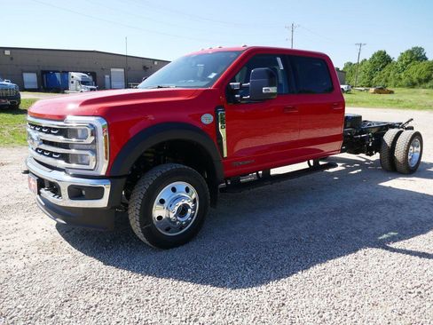 New 2026 Ford F550 4x4 Crew Cab image 7