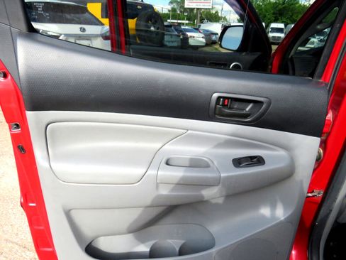 Used 2015 Toyota Tacoma 4x4 Double Cab image 17