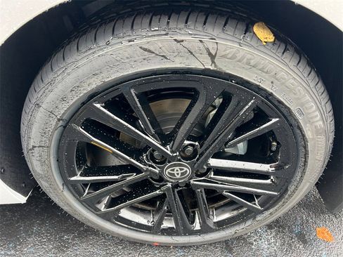 Used 2026 Toyota Camry SE image 19