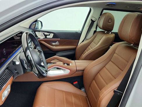 Used 2024 Mercedes-Benz GLS 580 4MATIC w/ E-Active Body Control Package image 19