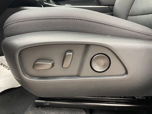 New 2026 Chevrolet Equinox LT w/ Convenience Package II AWD/4WD image 10