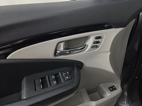Used 2016 Honda Pilot Touring image 22