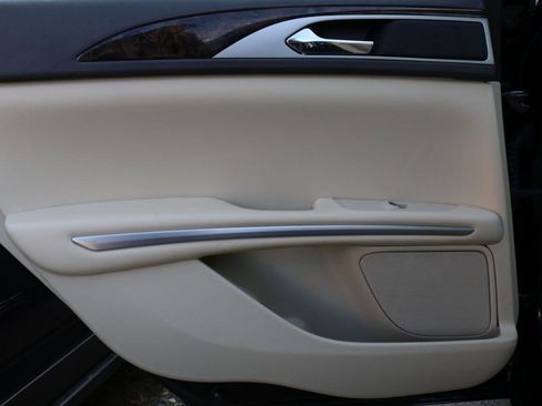 Used 2014 Lincoln MKZ image 32