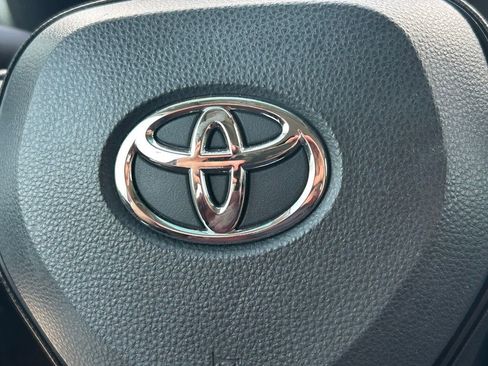 Used 2022 Toyota RAV4 LE FWD image 32
