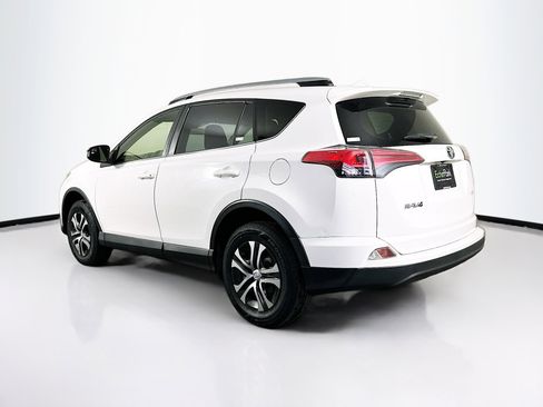 Used 2018 Toyota RAV4 LE image 5