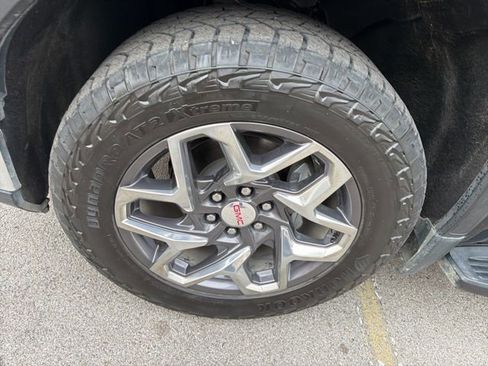 Used 2023 GMC Sierra 1500 SLT w/ SLT Premium Package image 11