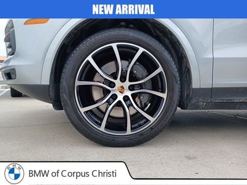 Used 2022 Porsche Cayenne S image 5