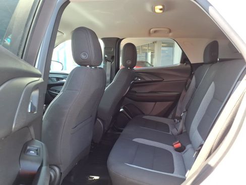 Used 2024 Chevrolet TrailBlazer LT w/ LT Cold Weather Package FWD image 12