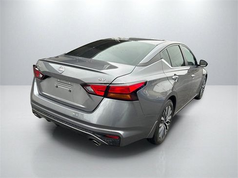 Used 2024 Nissan Altima 2.5 SV w/ SV Premium Package image 7