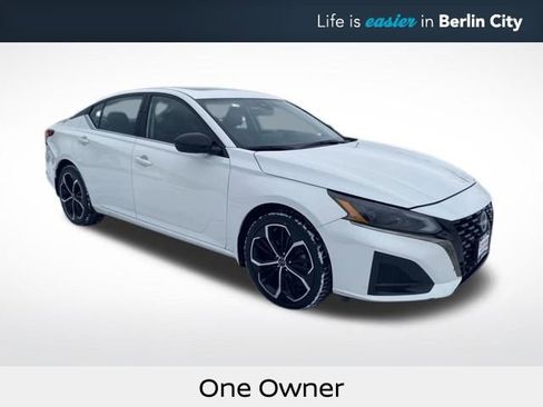 Certified 2024 Nissan Altima 2.5 SR w/ SR Premium Package image 1