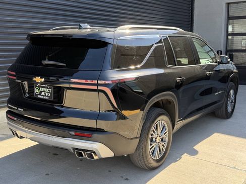 Used 2025 Chevrolet Traverse LT w/ Driver Confidence Package AWD/4WD image 11