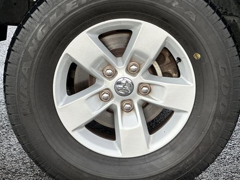 Used 2024 RAM 1500 Classic SLT image 28