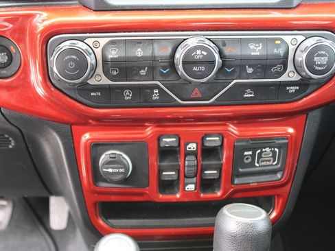 Used 2021 Jeep Gladiator Sport AWD/4WD image 17