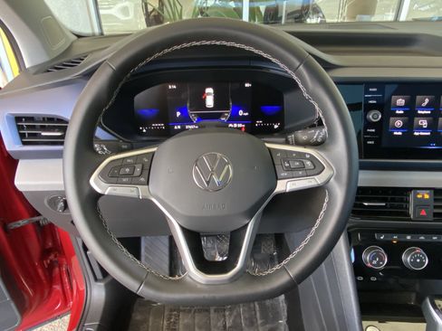 Certified 2023 Volkswagen Taos SE w/ Panoramic Sunroof Package FWD image 28