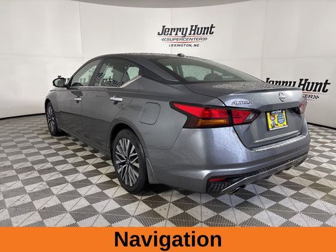 Used 2023 Nissan Altima 2.5 SV w/ SV Premium Package image 7