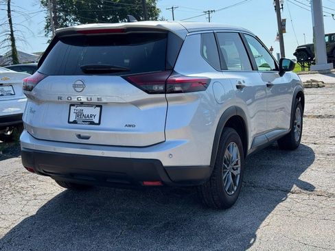 Used 2024 Nissan Rogue S AWD/4WD image 4