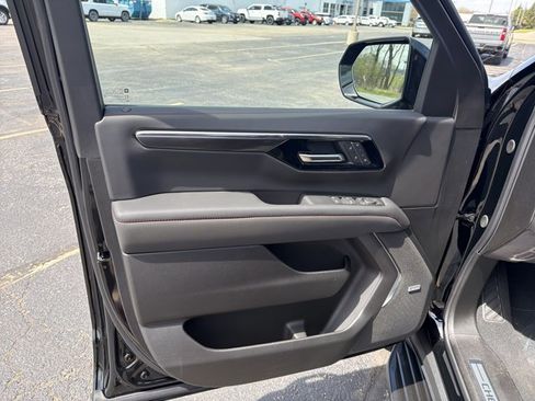New 2026 Chevrolet Suburban RST w/ RST Capability Package AWD/4WD image 10