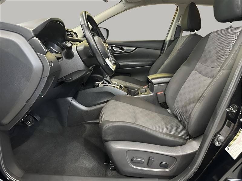 Used 2021 Nissan Rogue Sport SV AWD/4WD image 10