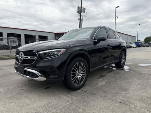 Certified 2025 Mercedes-Benz GLC 300 4MATIC image 3